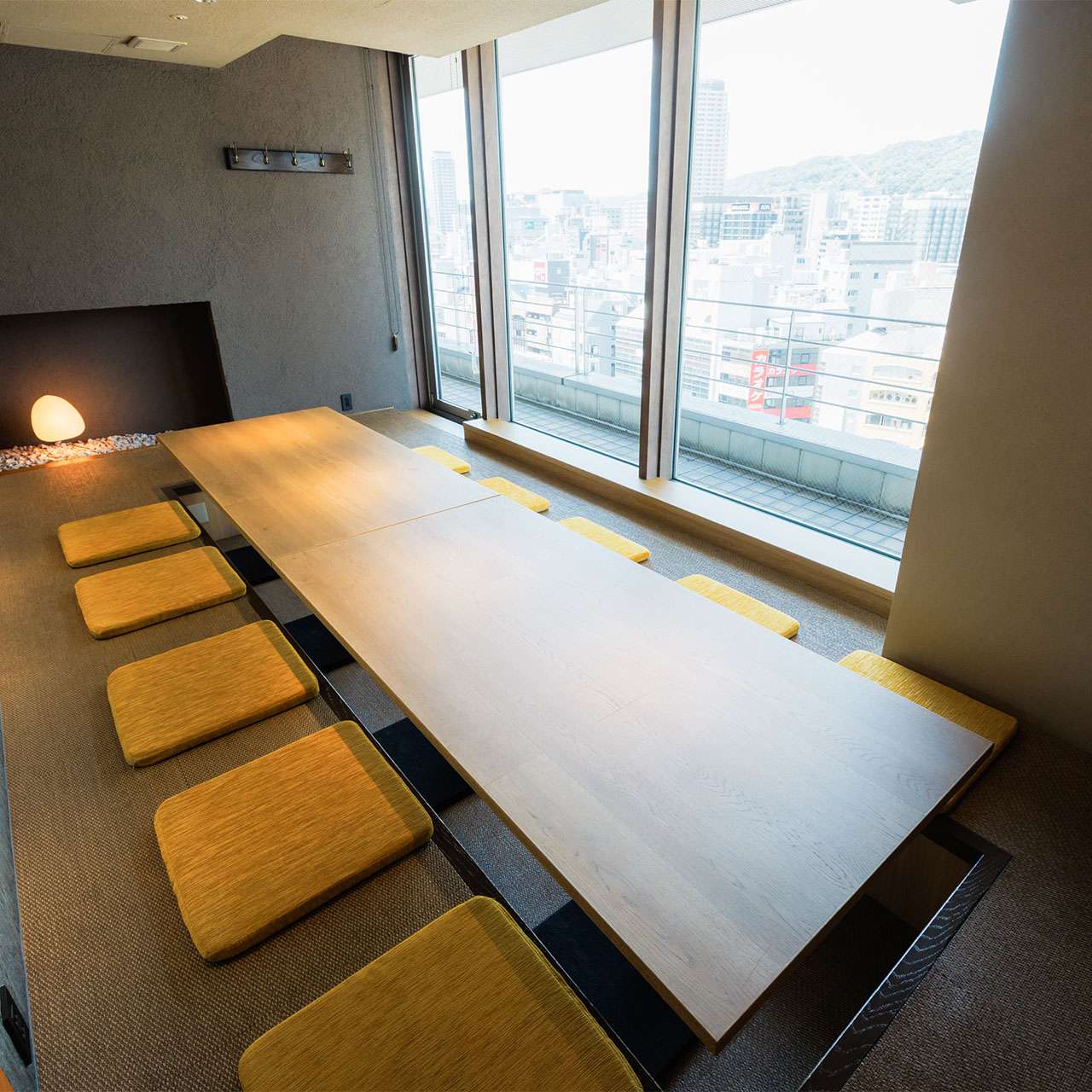 ■ Private room with sunken kotatsu seating for up to 16 people ■
