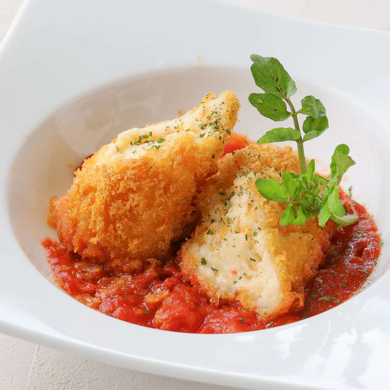 選べるメイン料理　【　蟹のグラタンコロッケ　～トマトソース～　】