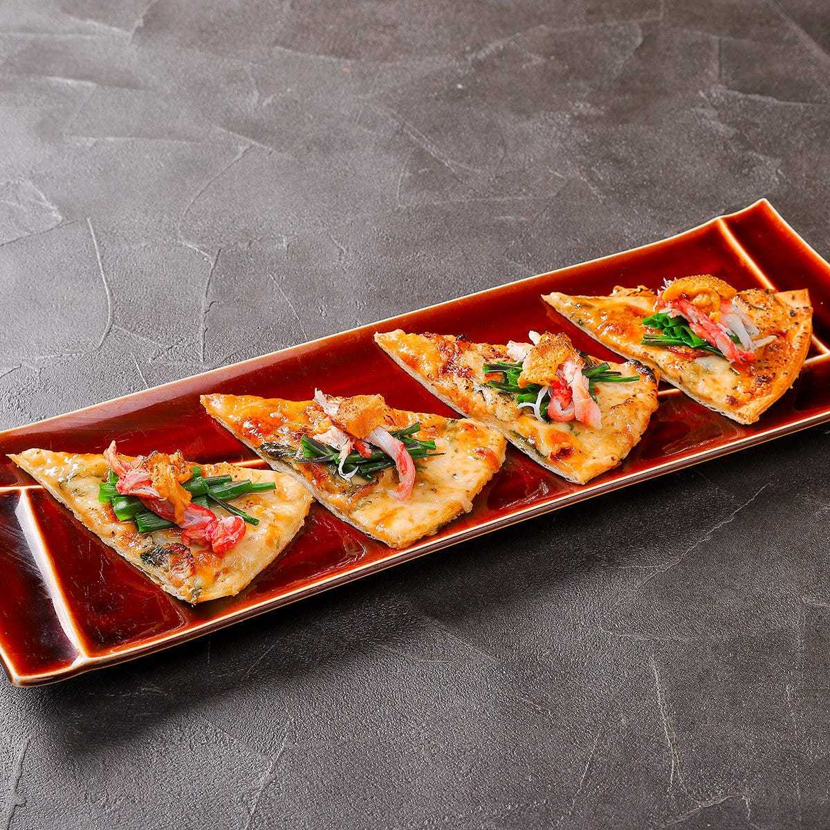 紅ずわい蟹と雲丹の蟹味噌ピッツァ