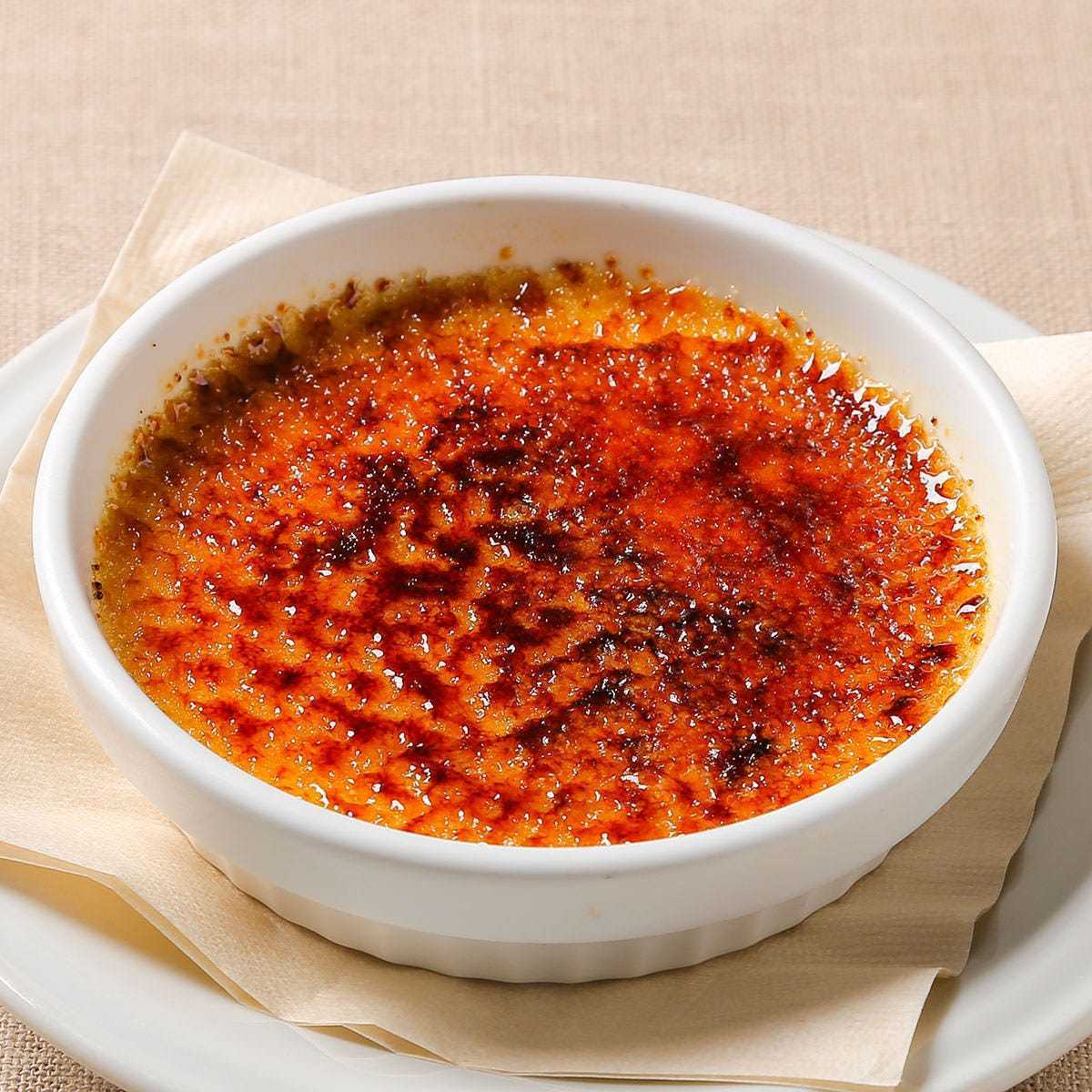 香ばしく焼き上げたクリームブリュレ