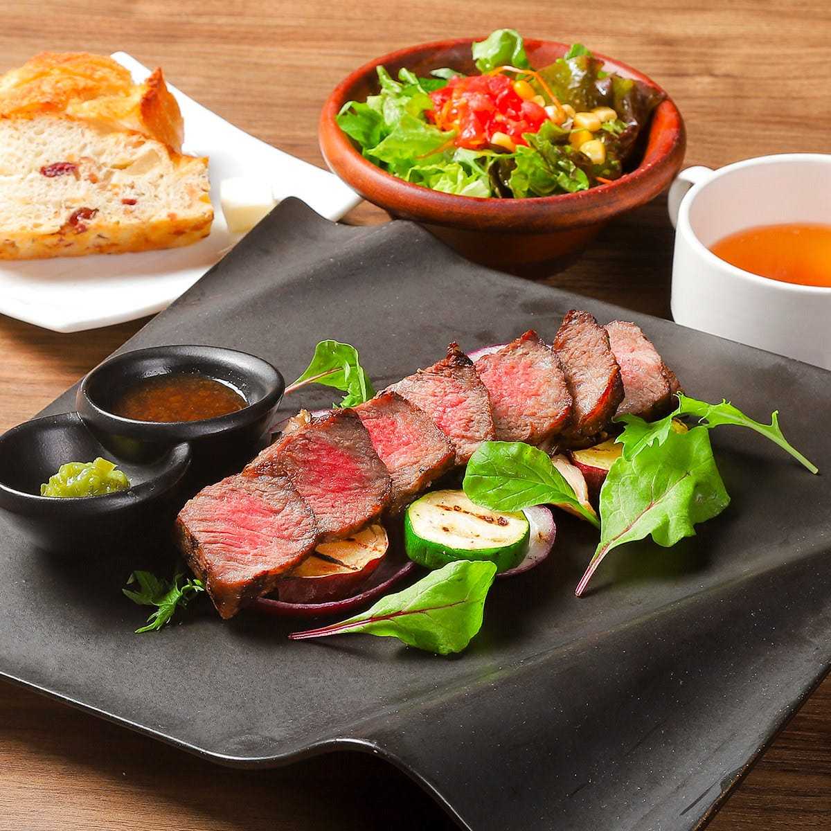 【토・일・공휴일 한정】흑모 일본소 스�테이크 런치