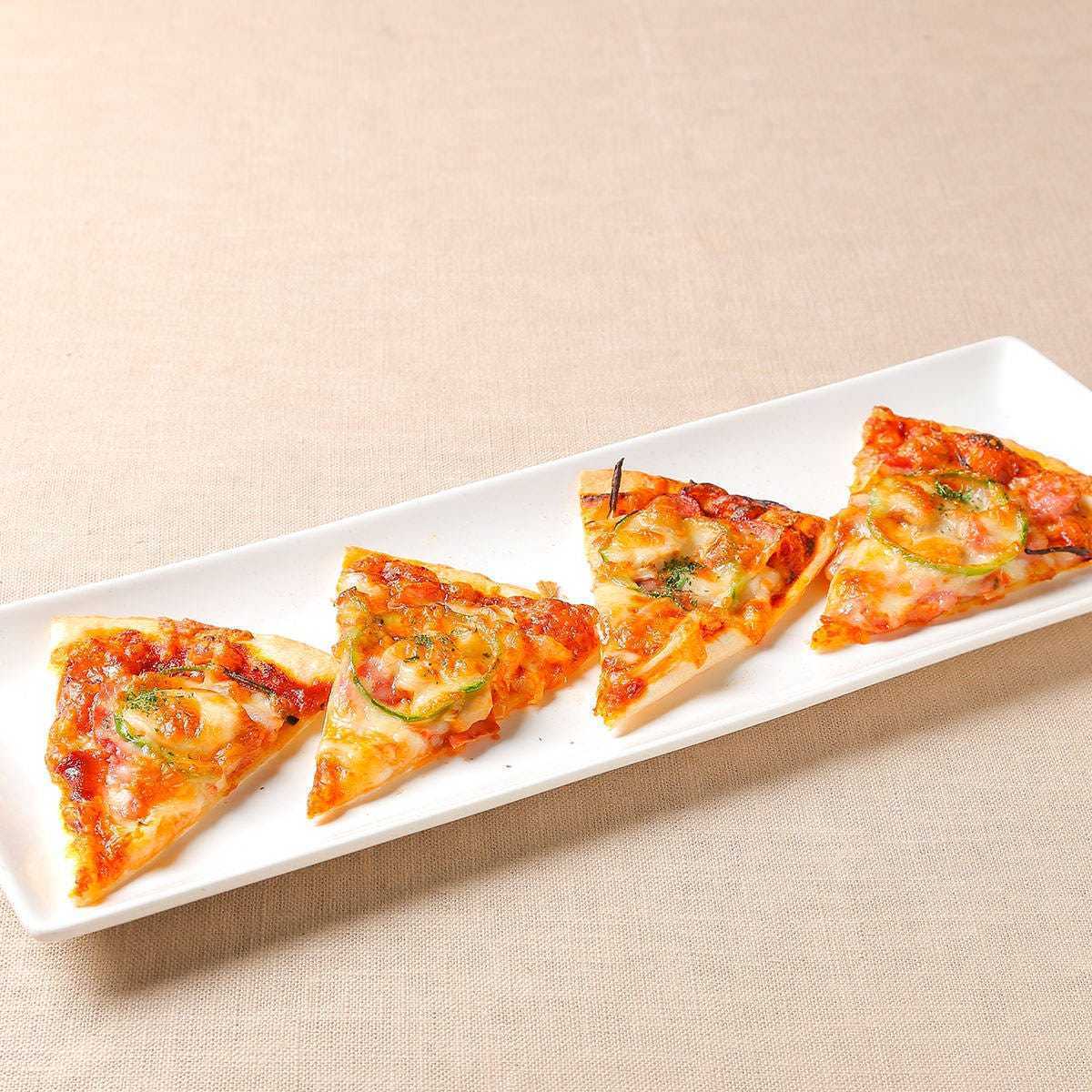 スモークを効かせた白州ソーセージのピッツァ