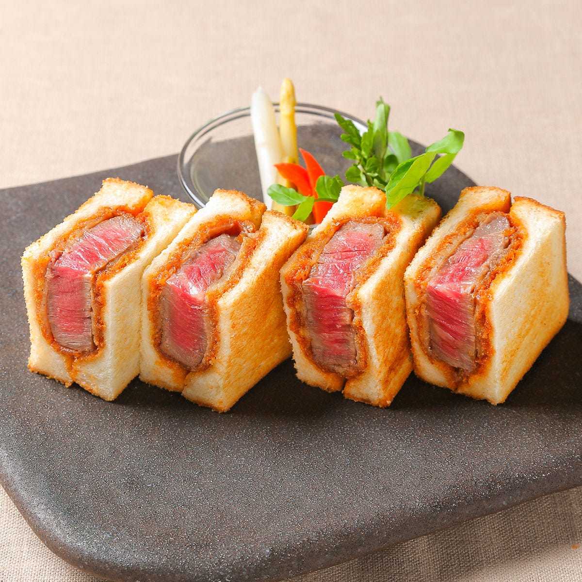 쇠고기 헬리카츠 양식 샌드