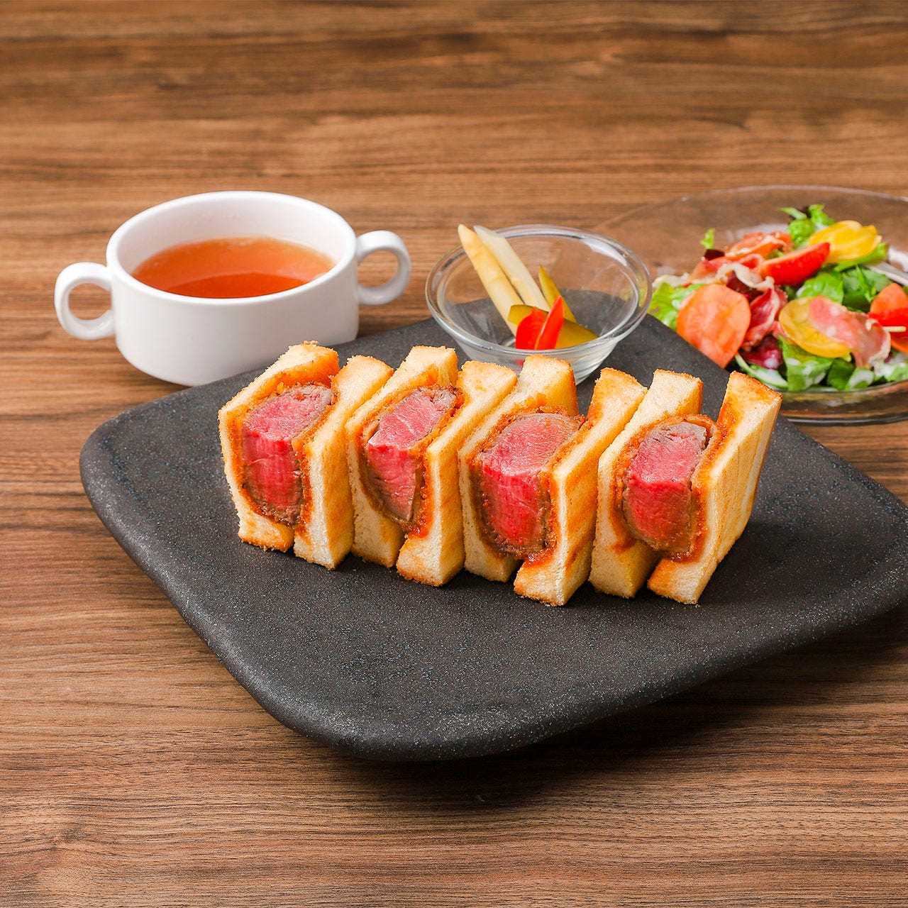 【土・日・祝限定】ビーフヘレカツの洋食サンドランチ