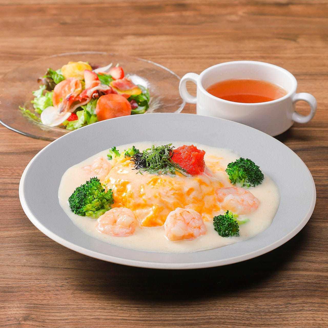 【平日限定】海老と明太子のオムライス　柚子胡椒クリームソース