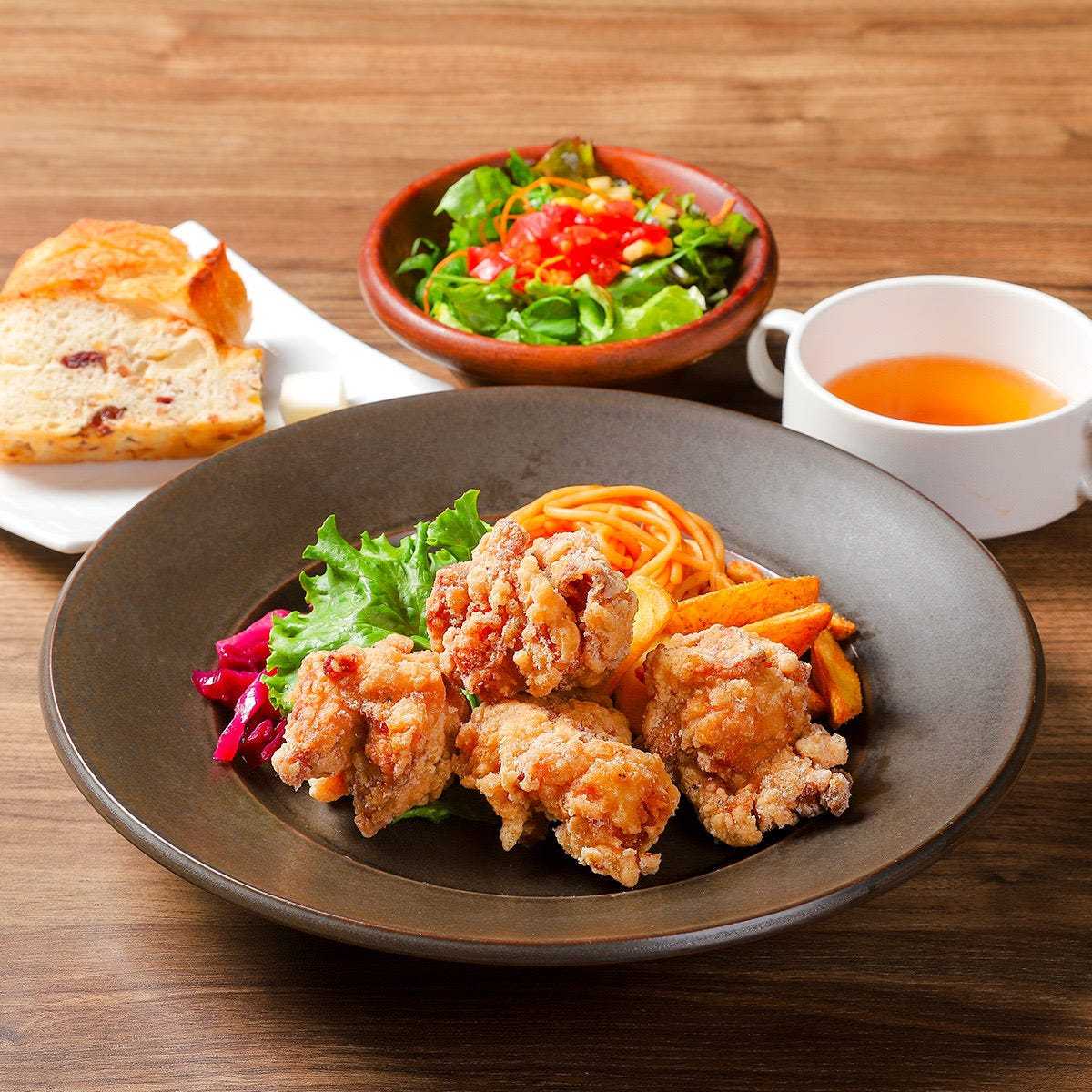 【토・일・공휴일 한정】오쿠탄바 도리의 튀김 점심