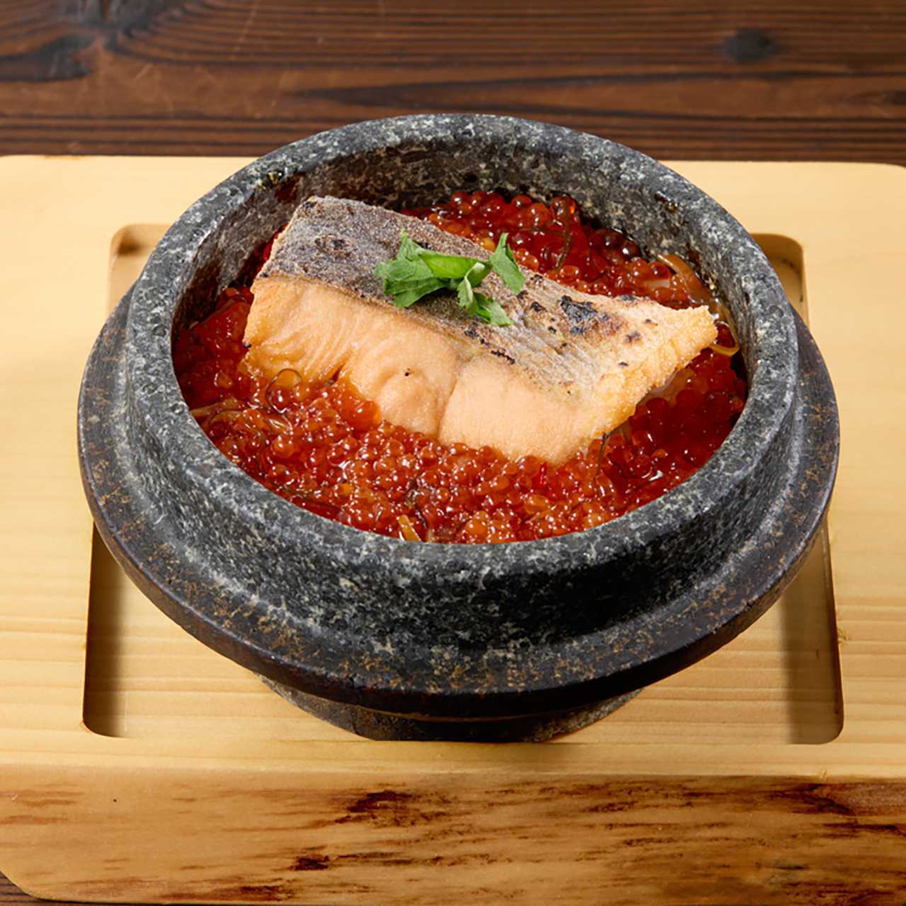 炙り時鮭と松前漬けいくら　～コシヒカリ石釜炊き込み飯～