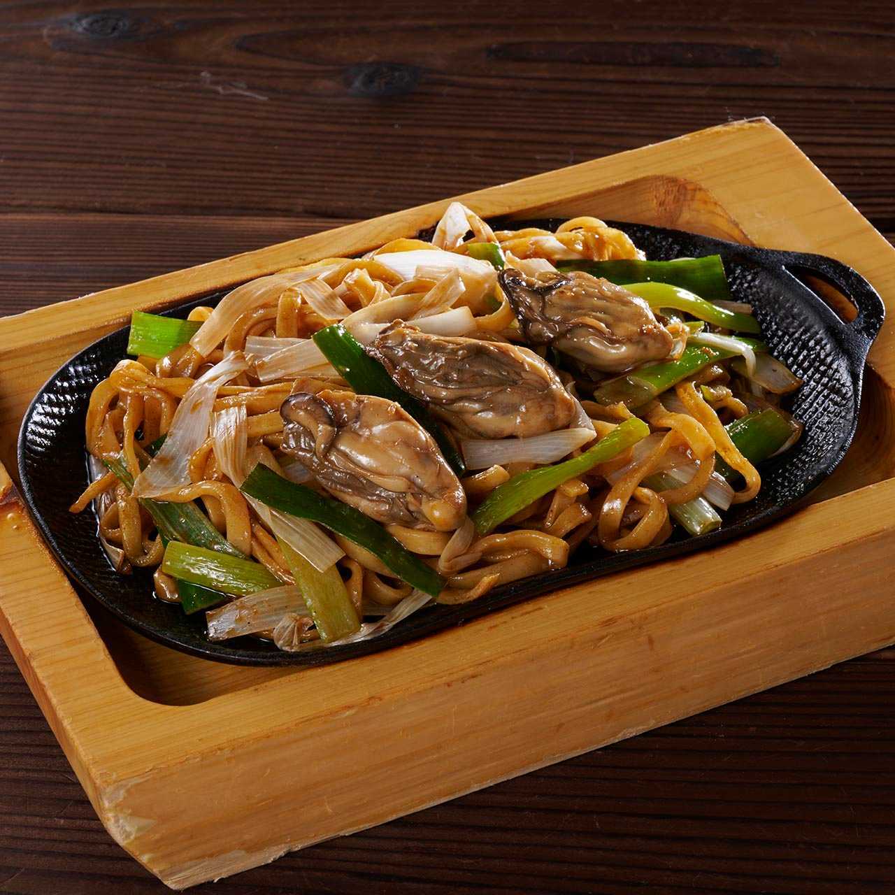 굴과 쿠조 아오이의 야키소바