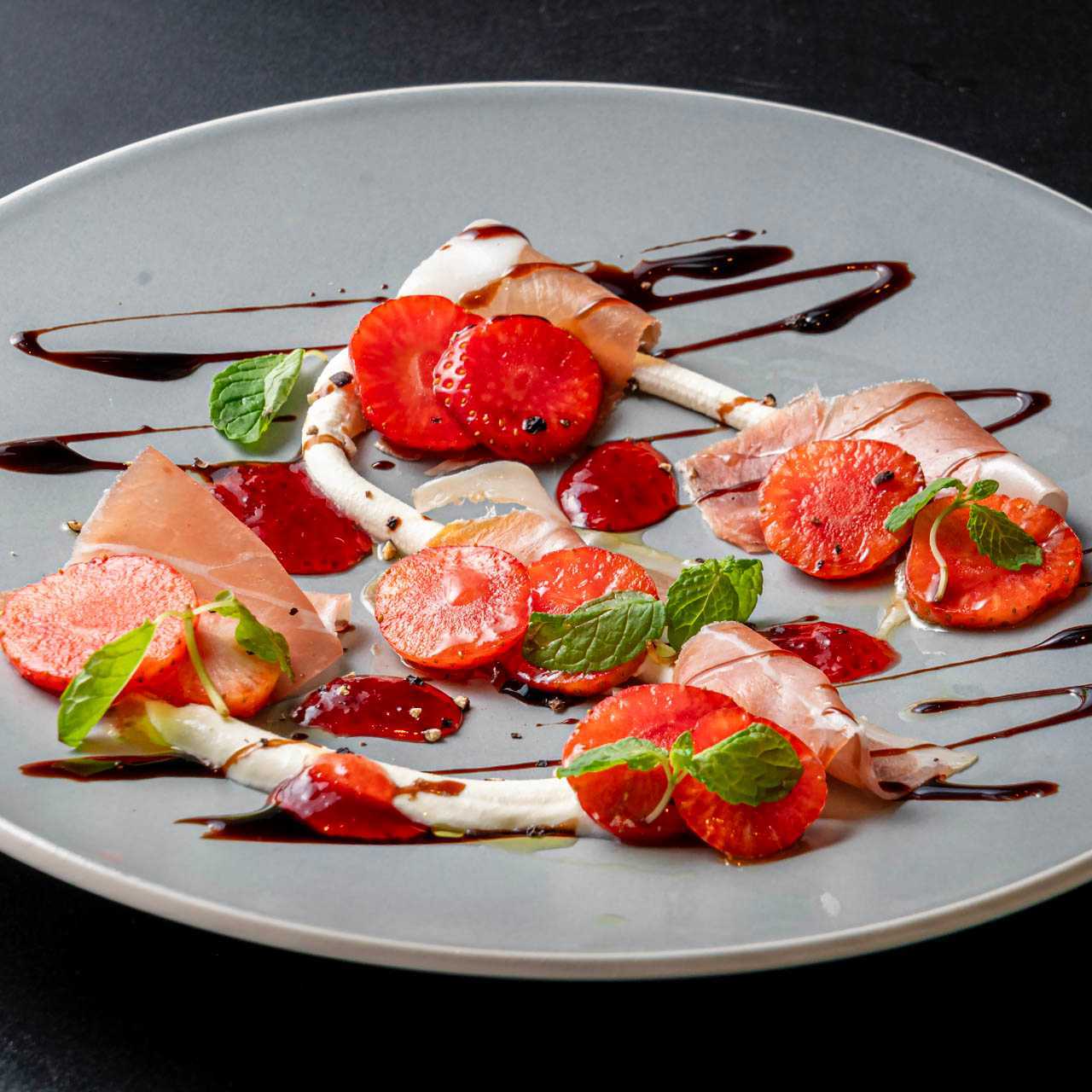 莓と生ハム、マスカルポーネ　