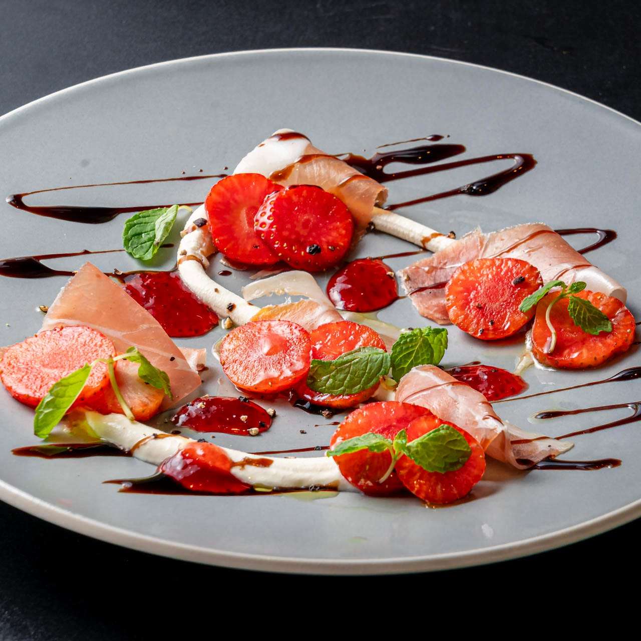 苺と生ハム、マスカルポーネ　