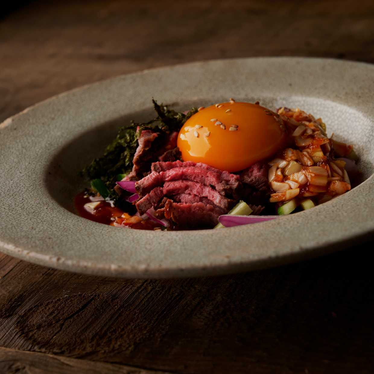 日本黑和牛烤牛肉配山椒辣酱