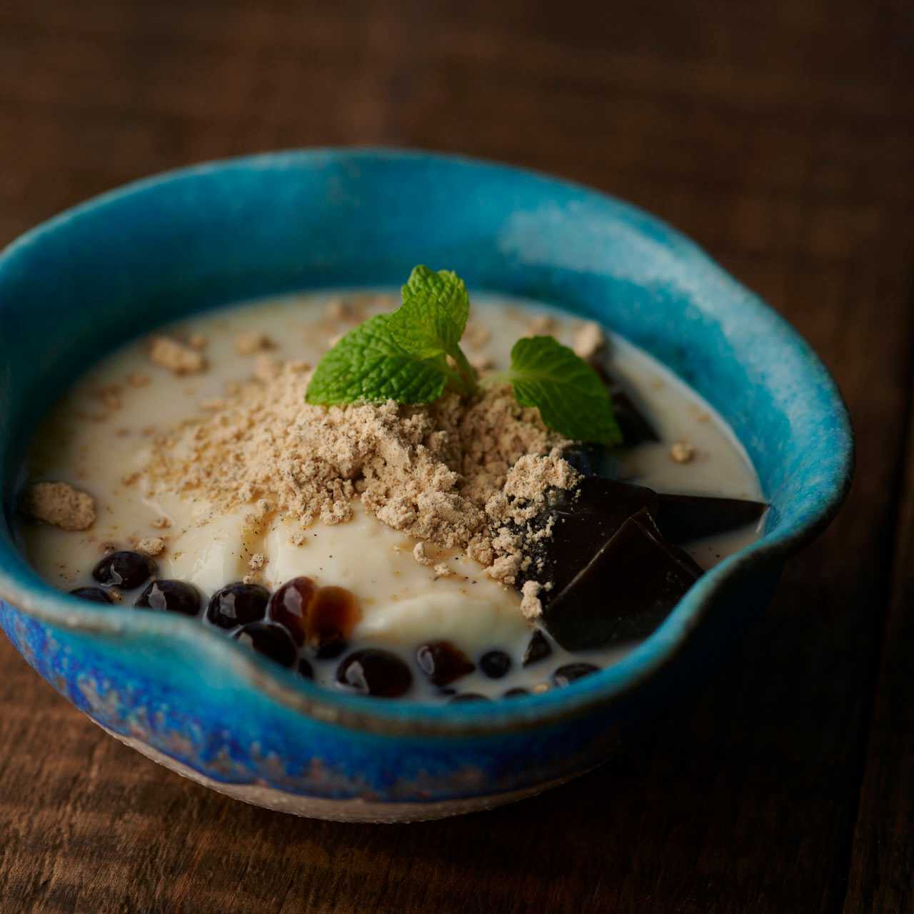 杏仁豆腐布丁 - 仙草冻和黄豆黄粉