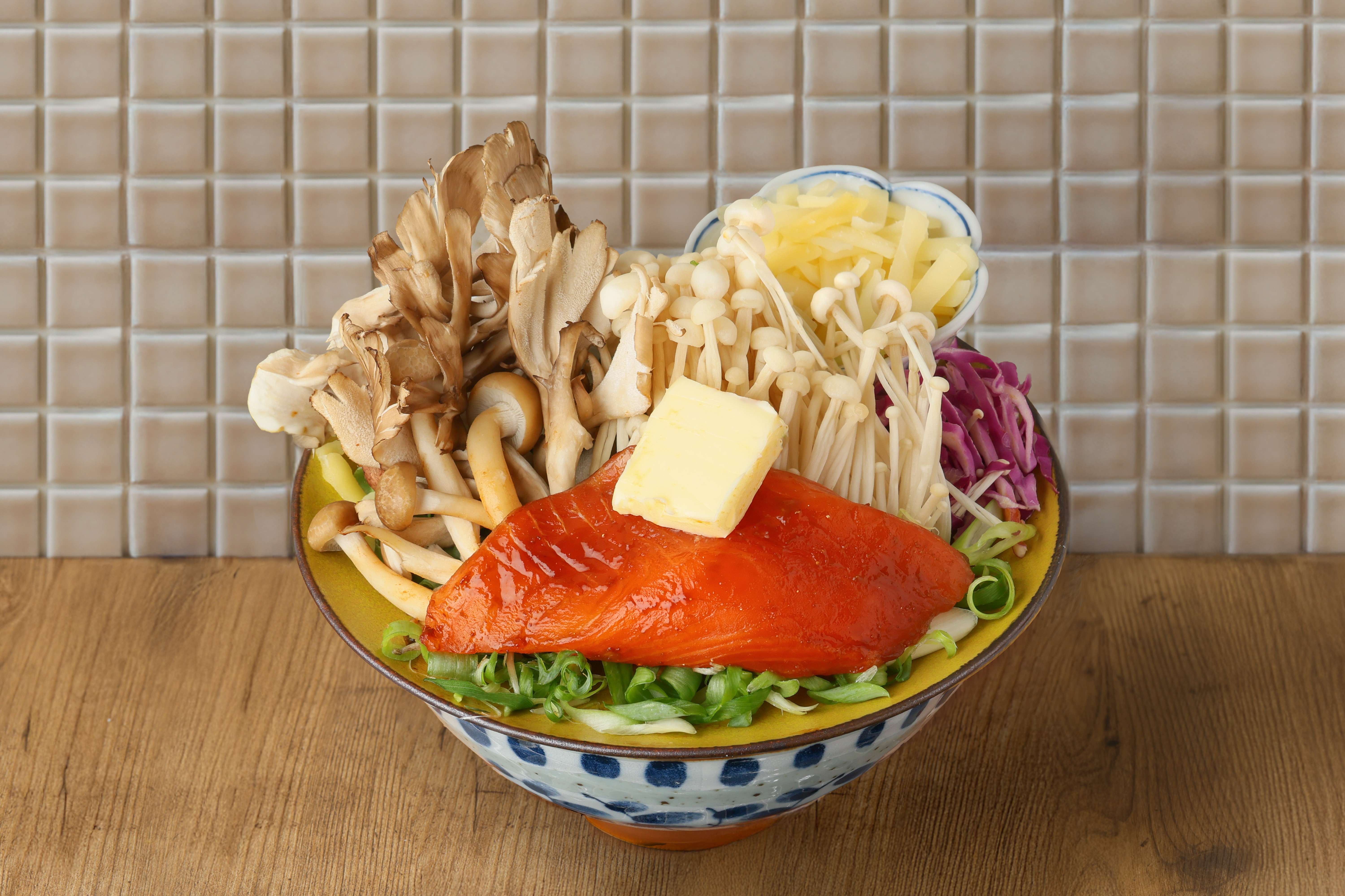 秋鮭とキノコの味噌バターもんじゃ