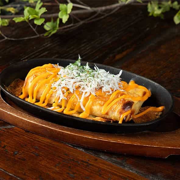 湘南しらすと生ハムのチーズクレープ