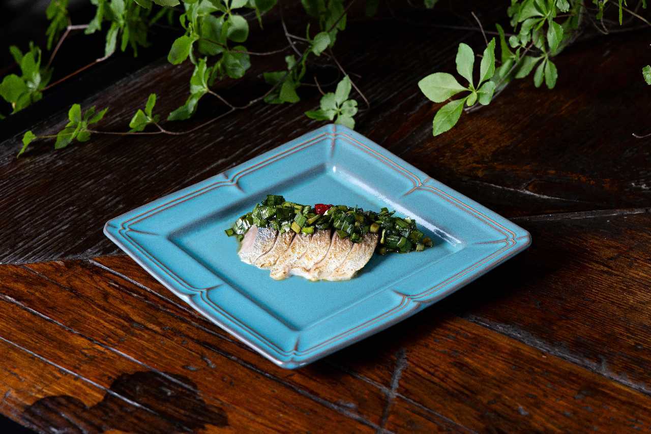 炙りしめ鯖のニラ醤油だれ