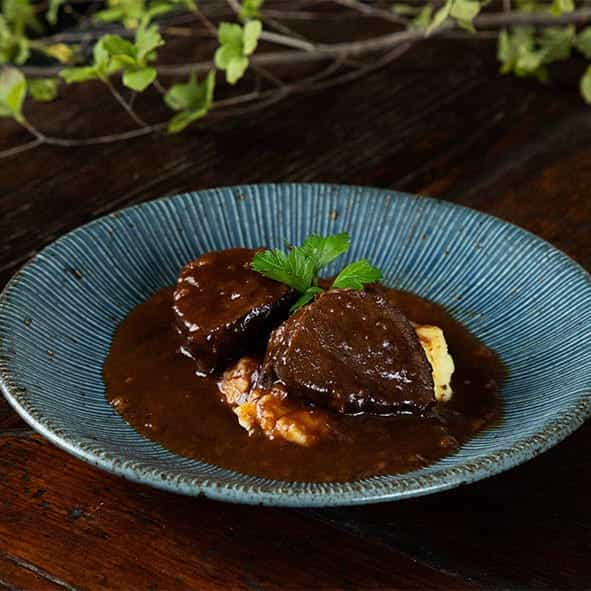 地元ブランド『葉山牛』の赤ワイン煮