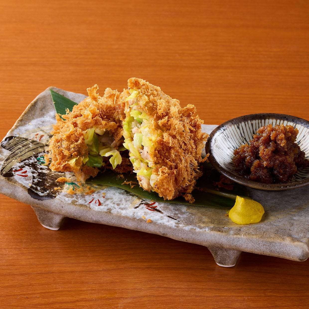春キャベツと氷温熟成黒豚のメンチカツ