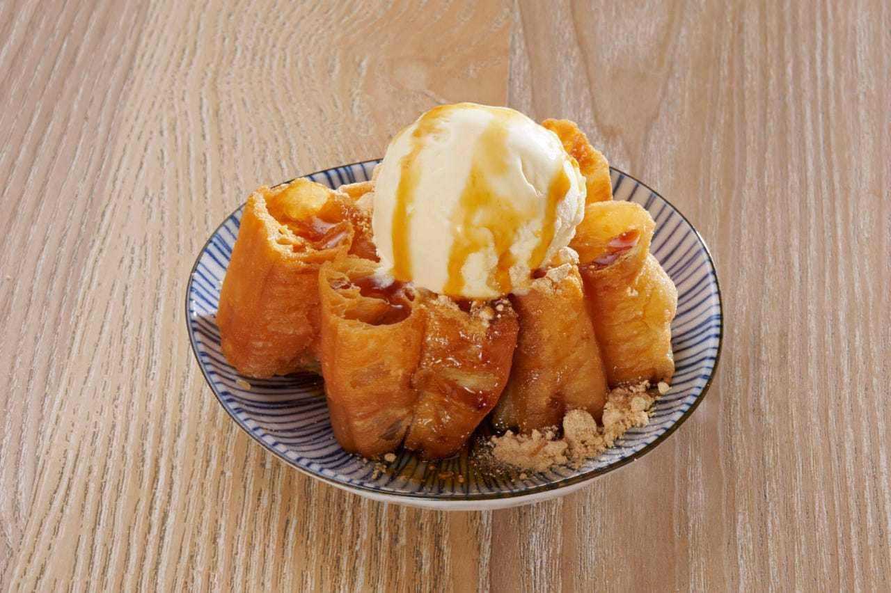 炸麵包配香草冰淇淋