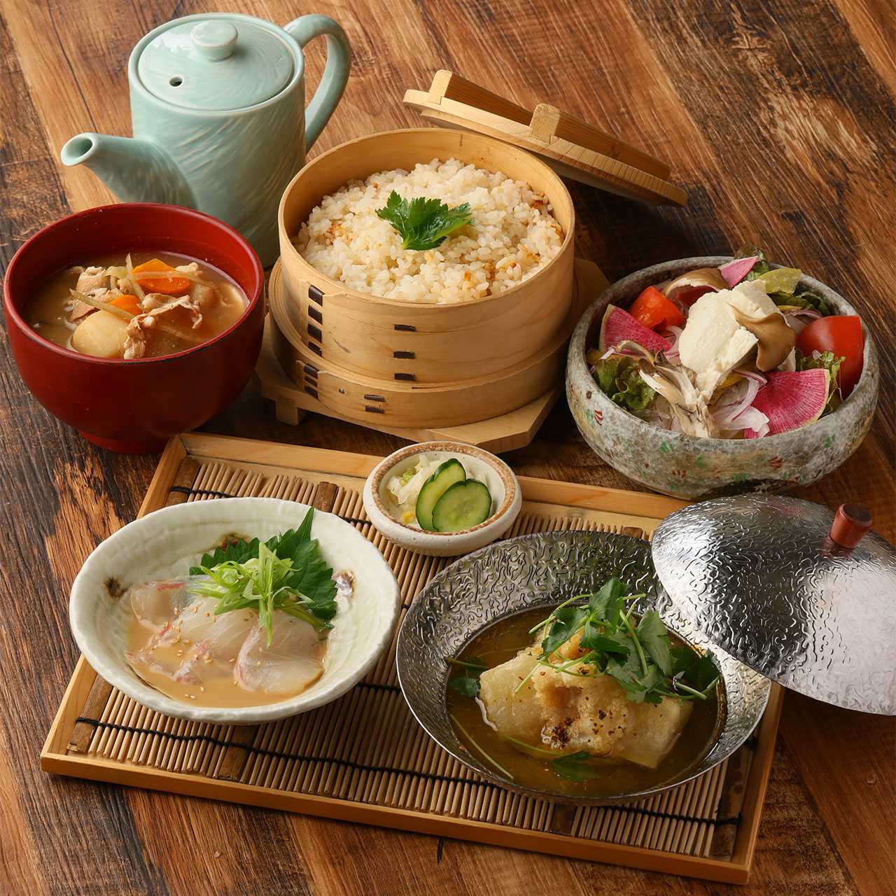 Sesame marinated sea bream and deep-fried white tilefish