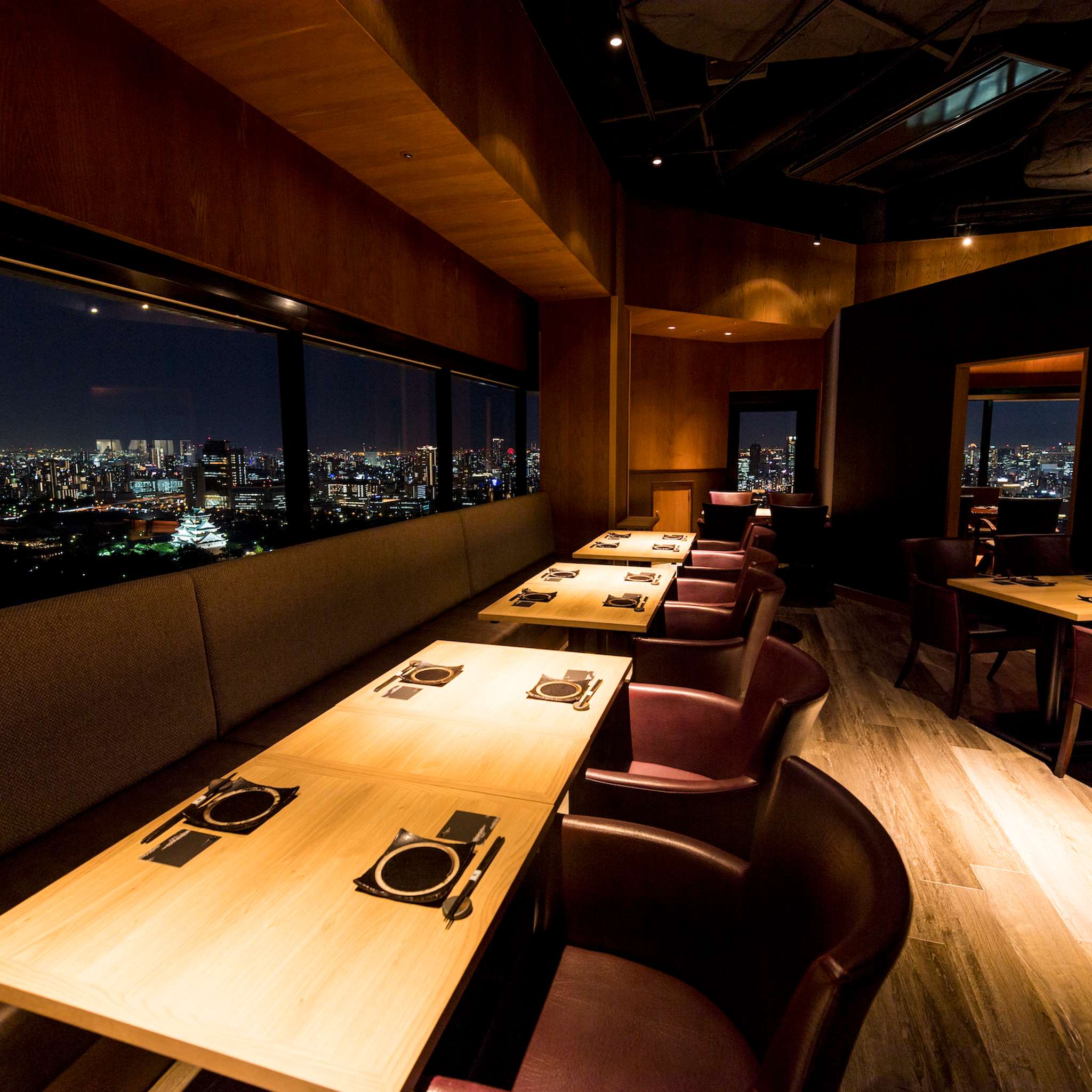 大阪城を眼下に望むご宴会向きテーブル個室