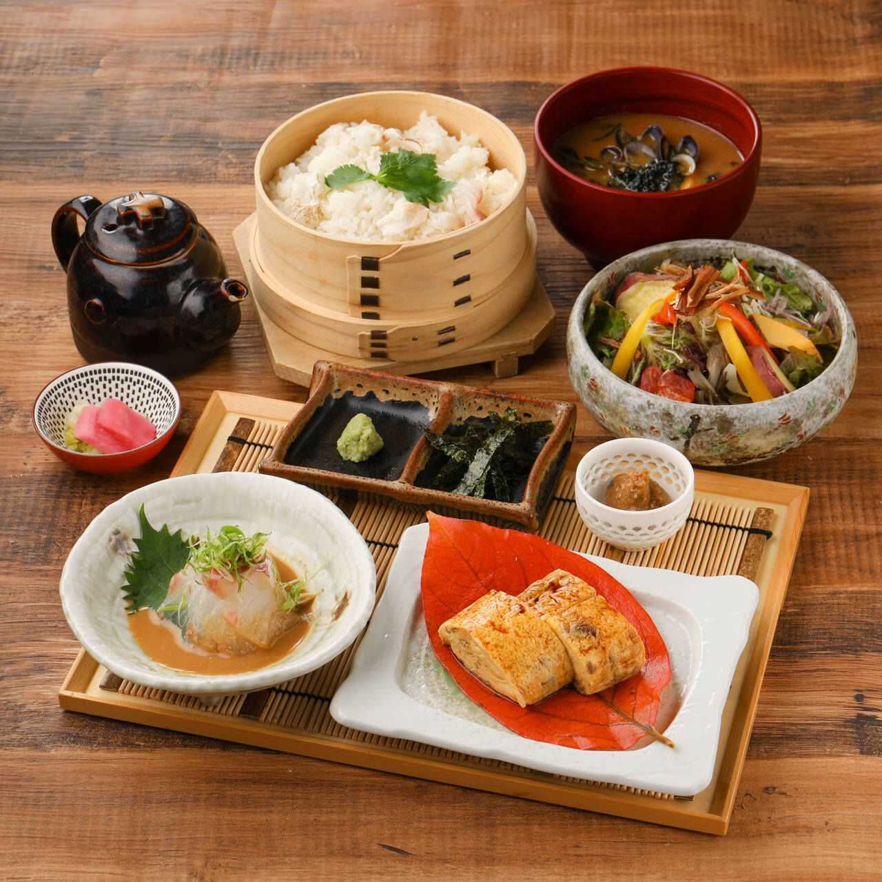 Sea bream with sesame-marinated tea and rolled egg (March 3rd - beef tendon) (June 2nd - eel)
