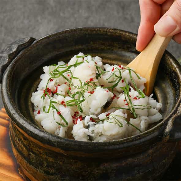 Conger eel rice cooked in a clay pot