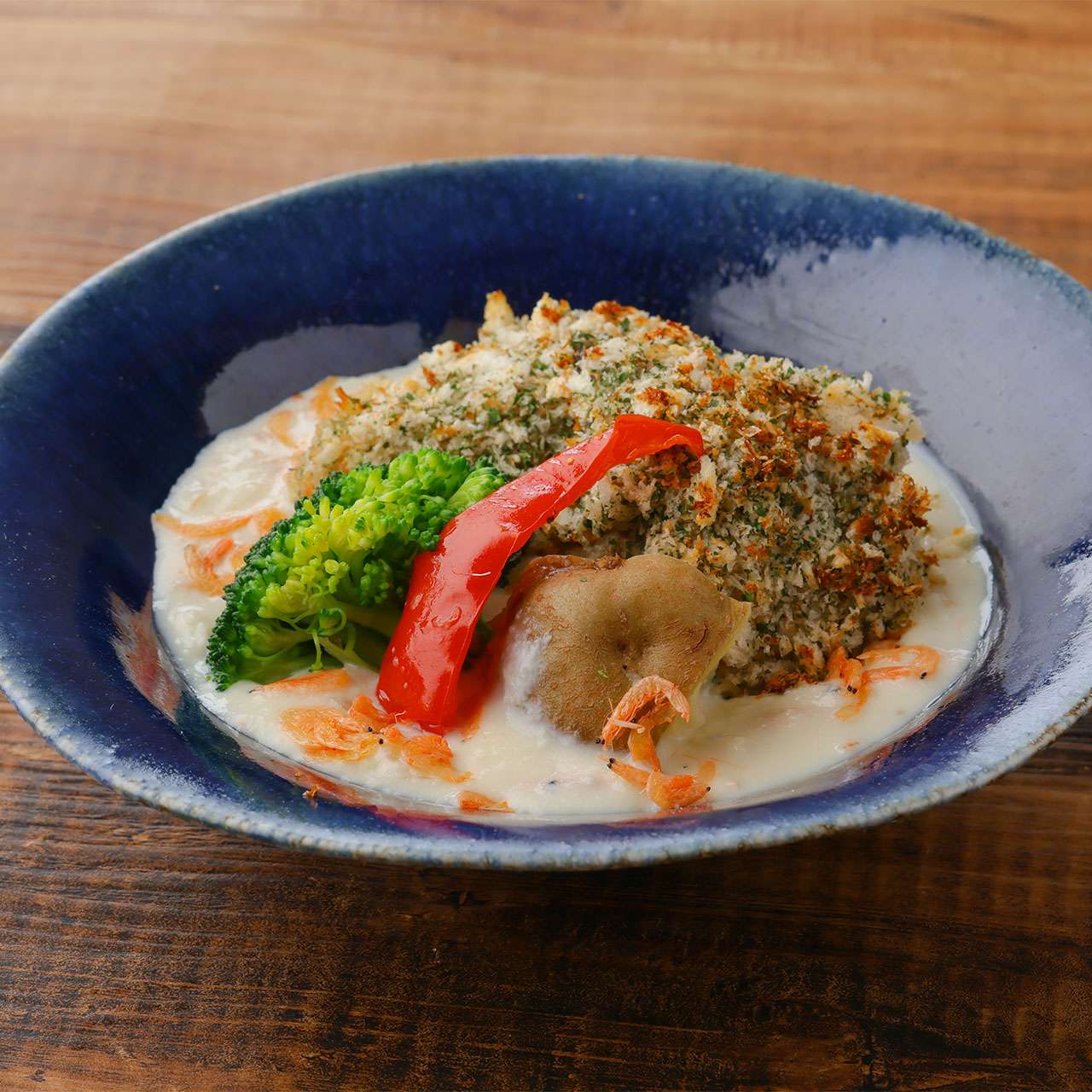 鰆のパン粉焼き　桜海老のクリームソース