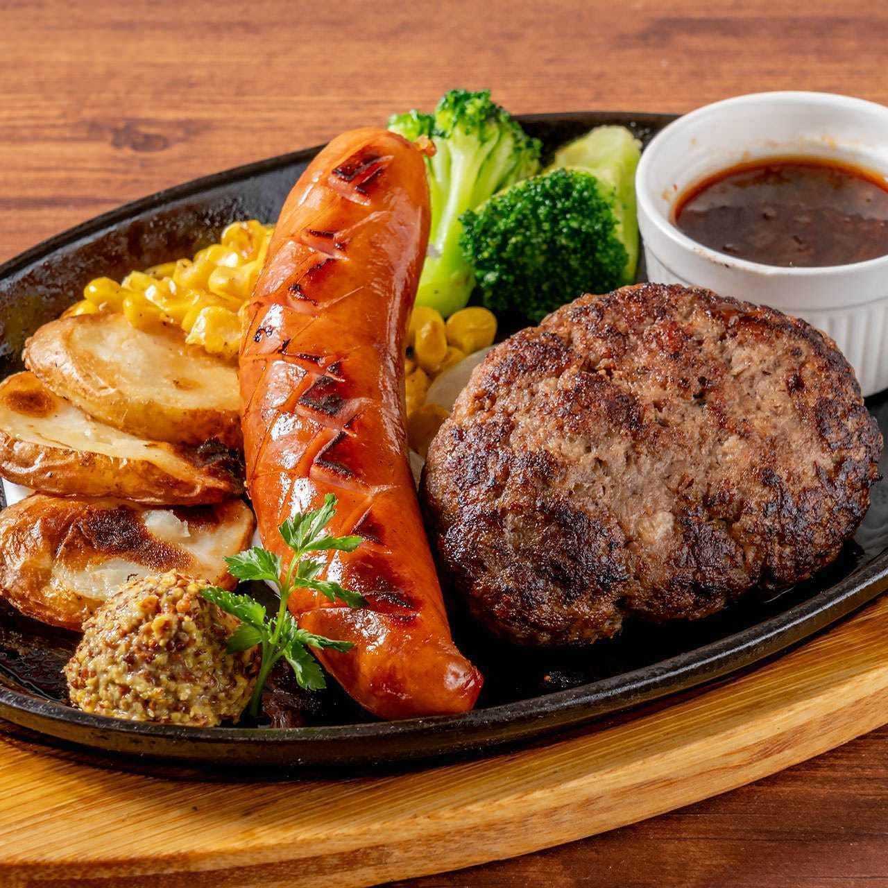 黒毛和牛ハンバーグと粗挽きソーセージ