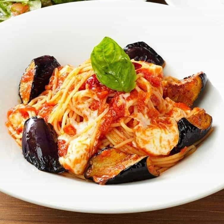 茄子とモッツァレラチーズのトマトソース