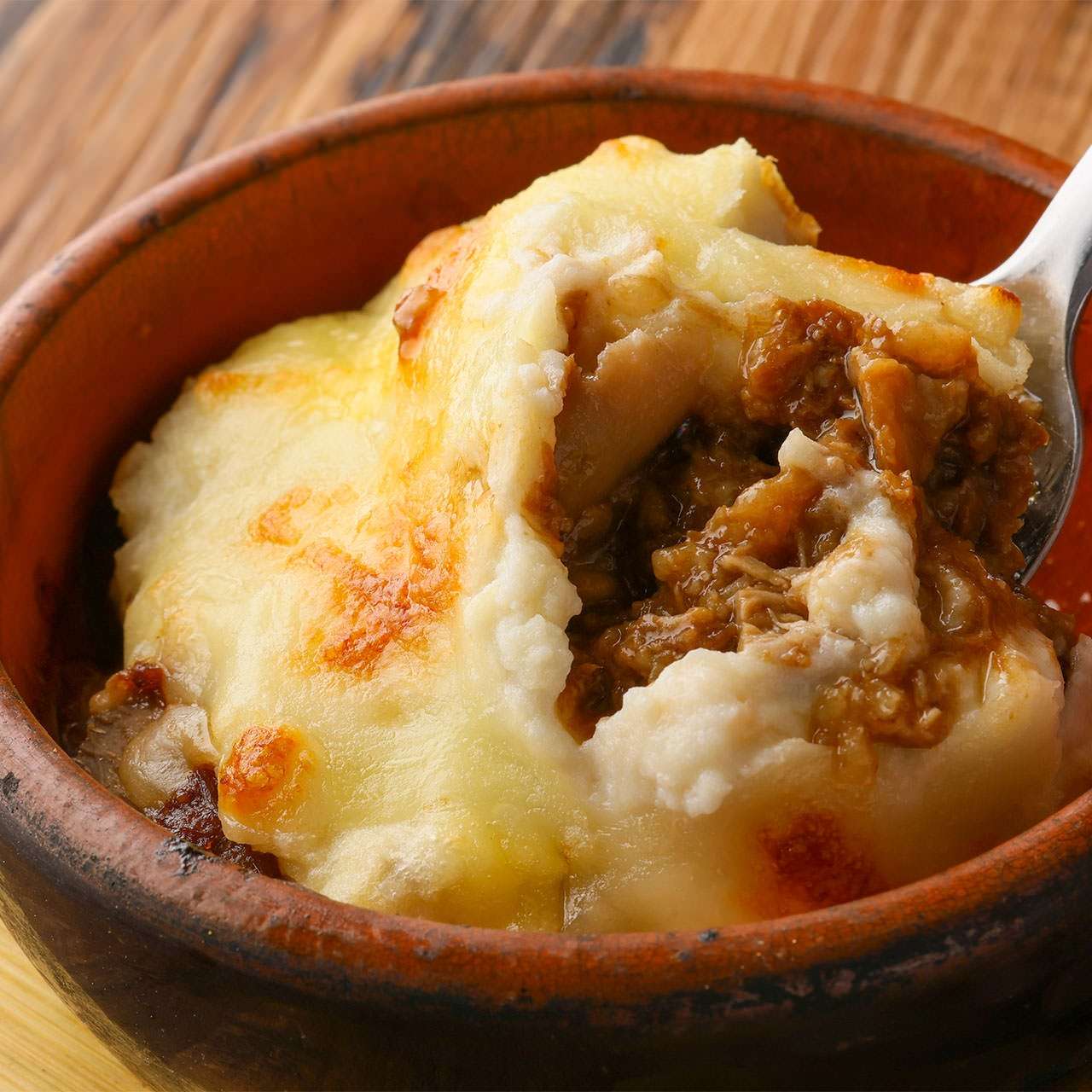 和牛すじ煮込みと里芋のオーブン焼き