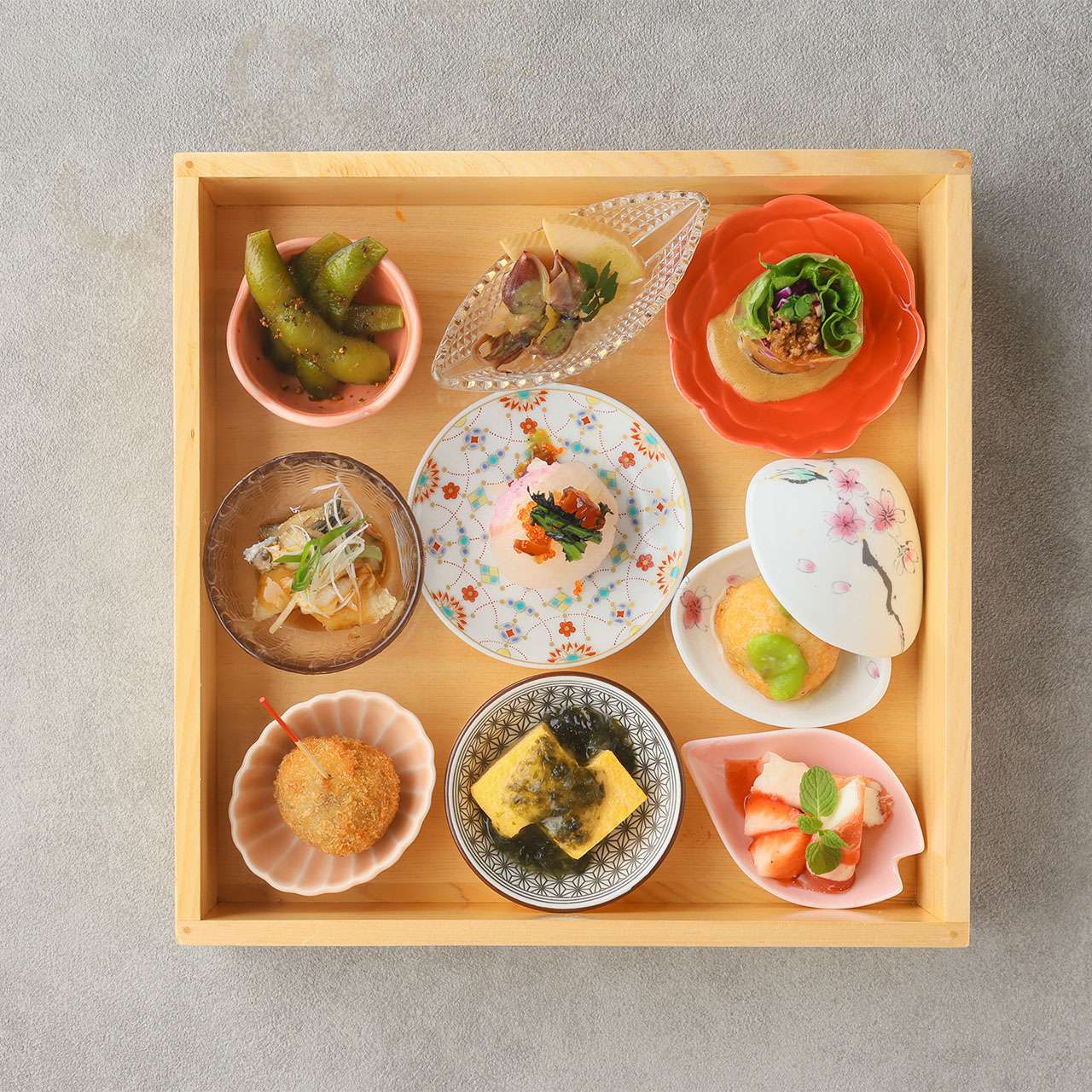 Assortment of 9 seasonal Western vegetable hors d'oeuvres