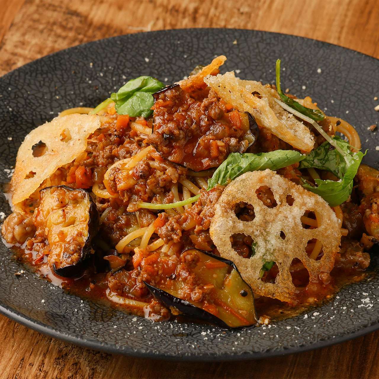 黒ビールで煮込んだ牛肉と茄子のボロネーゼ　八丁味噌仕立て