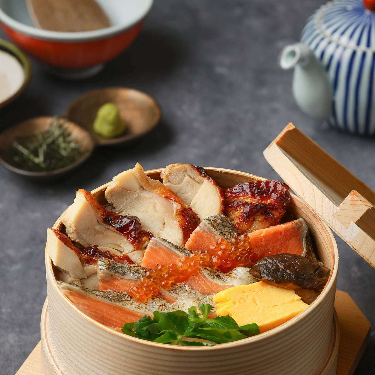 【鯛めし食べ放題付き】秋鮭と鶏のわっぱ飯