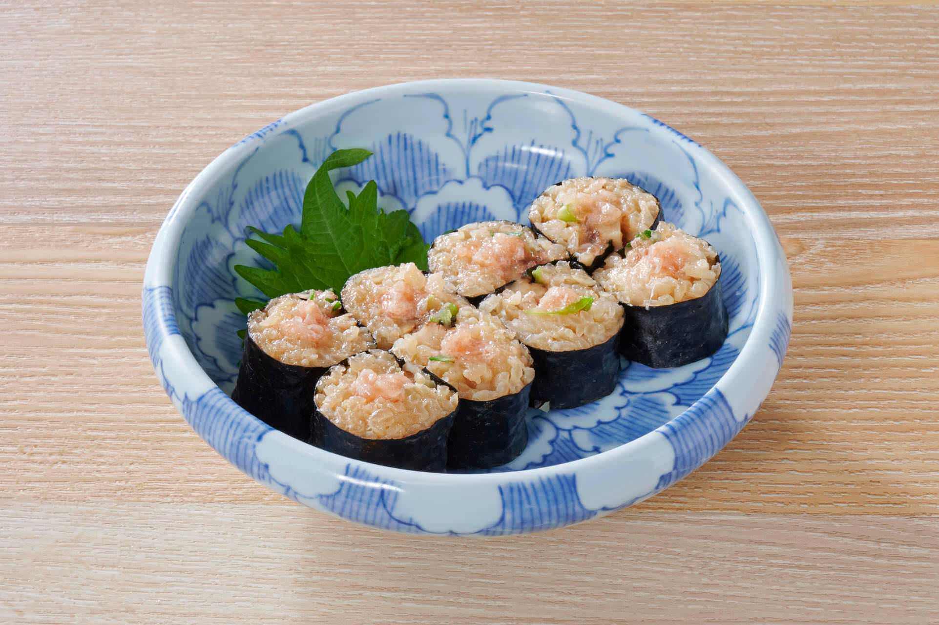 金枪鱼肥肉和开胃卷