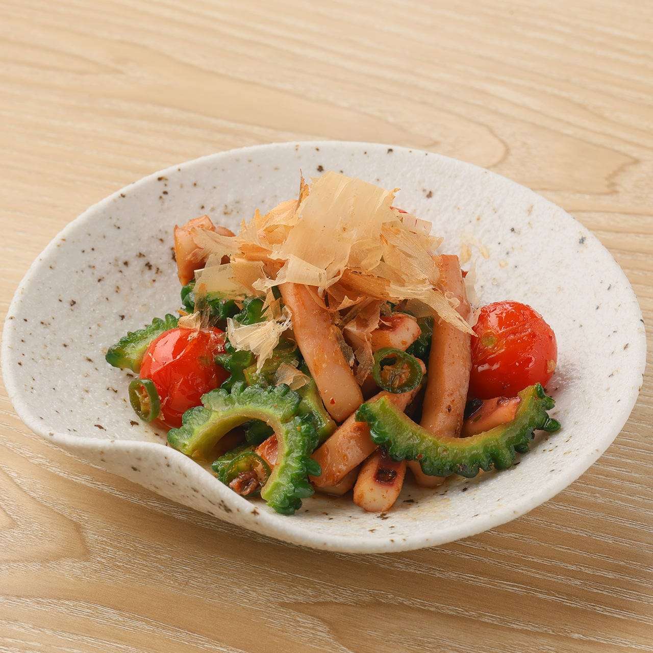 苦瓜と烏賊の青唐醤油炒め