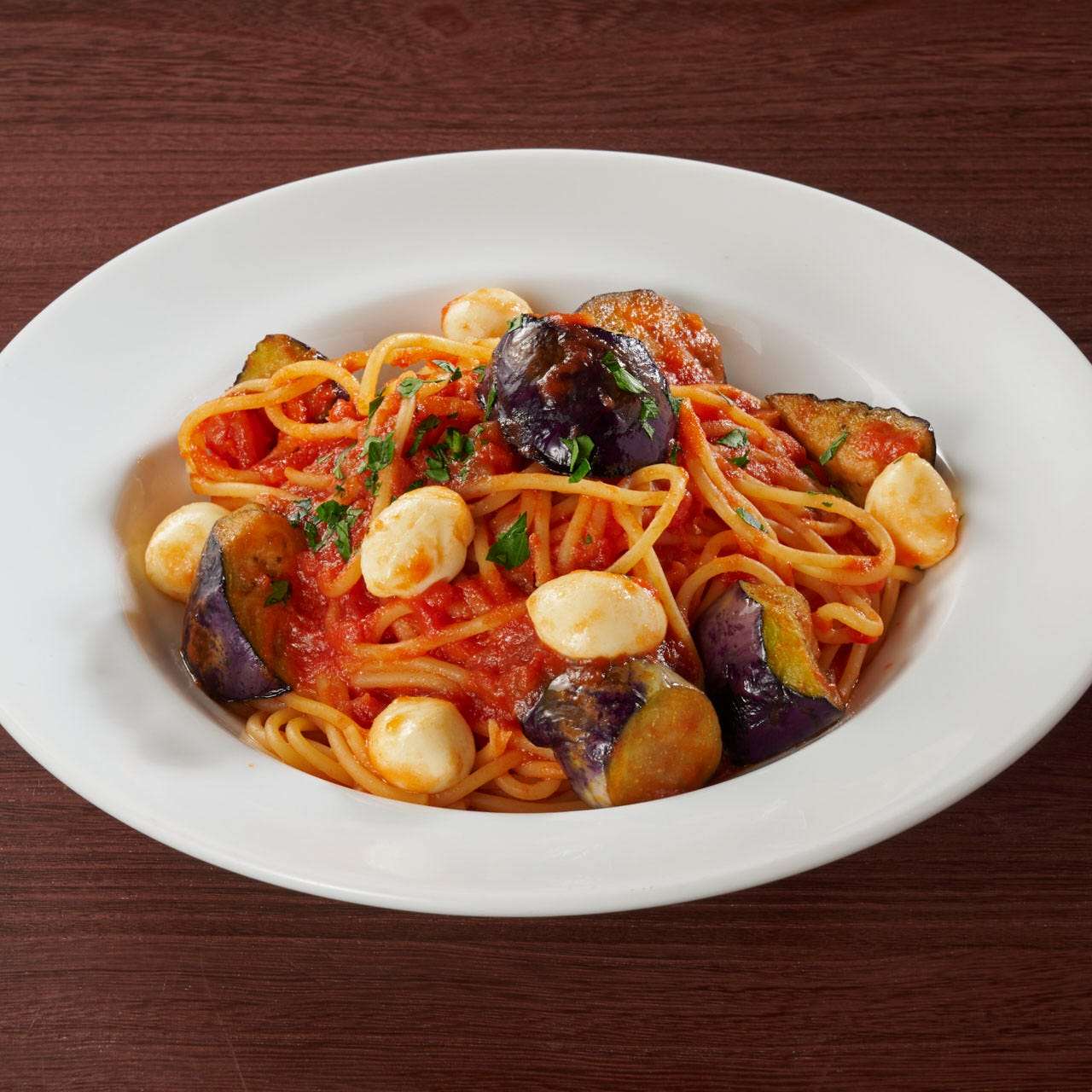 Spaghetti with eggplant and mozzarella