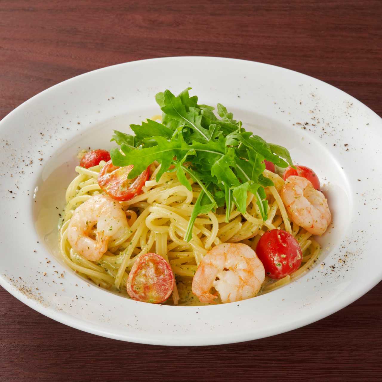 海老とトマトのスパゲッティ バジルクリームソース