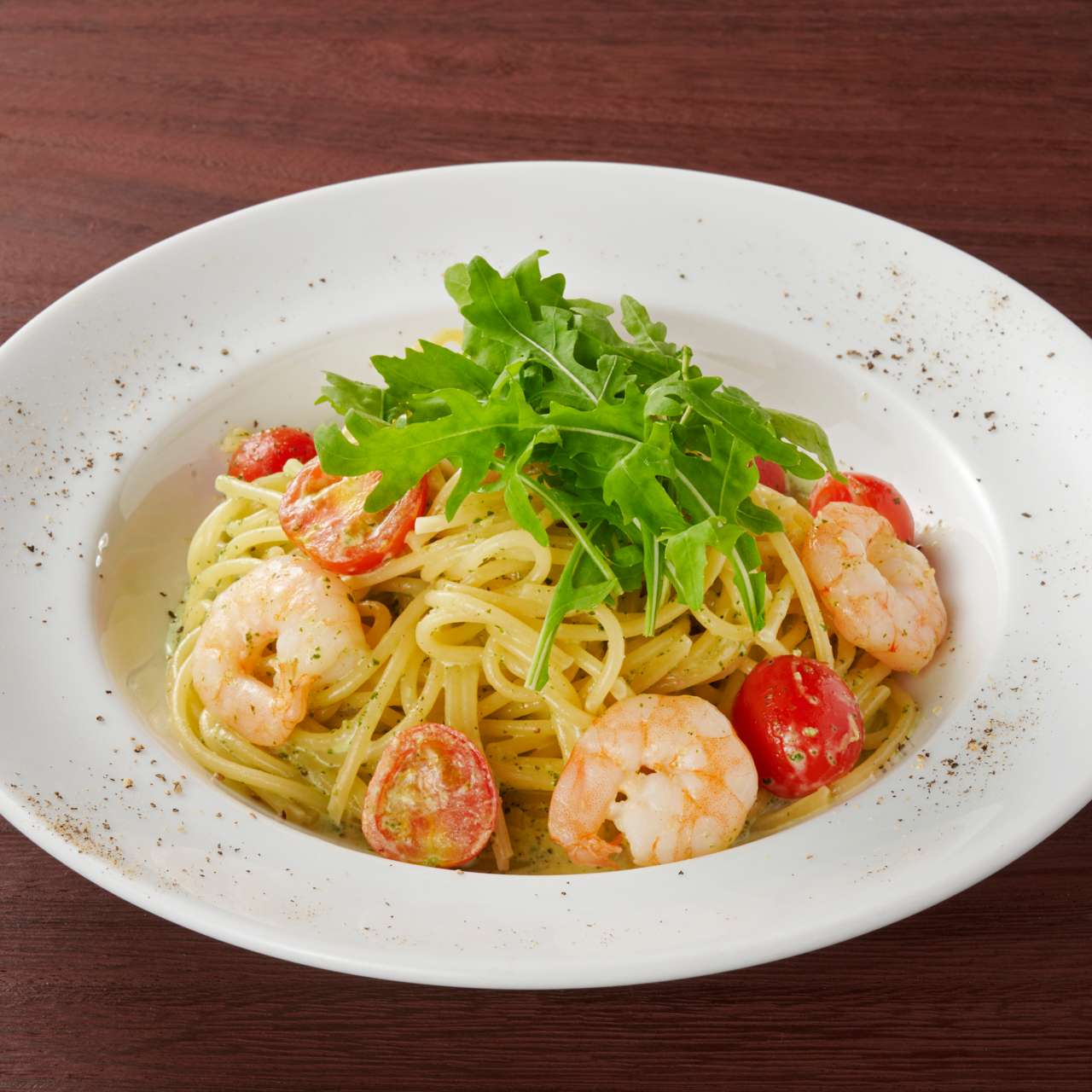 海老とトマトのスパゲッティ バジルクリームソース