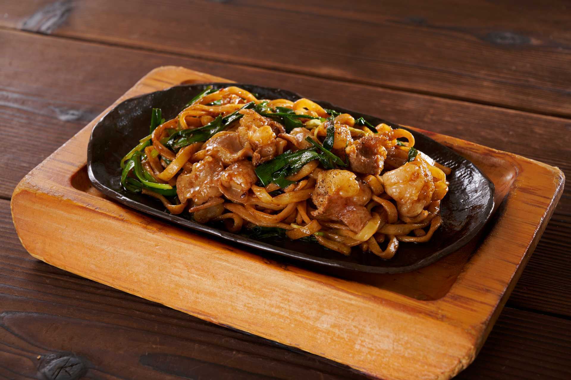 行者菜と牛モツのソース焼きそば