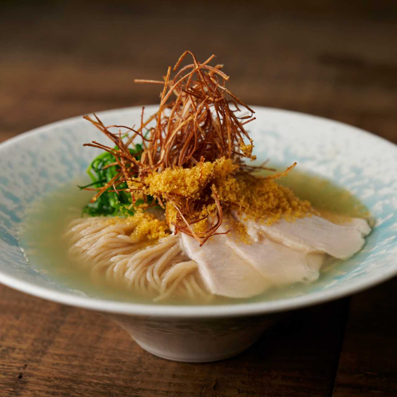岩手県「盛岡冷麺」牛骨出汁の酢橘冷麺