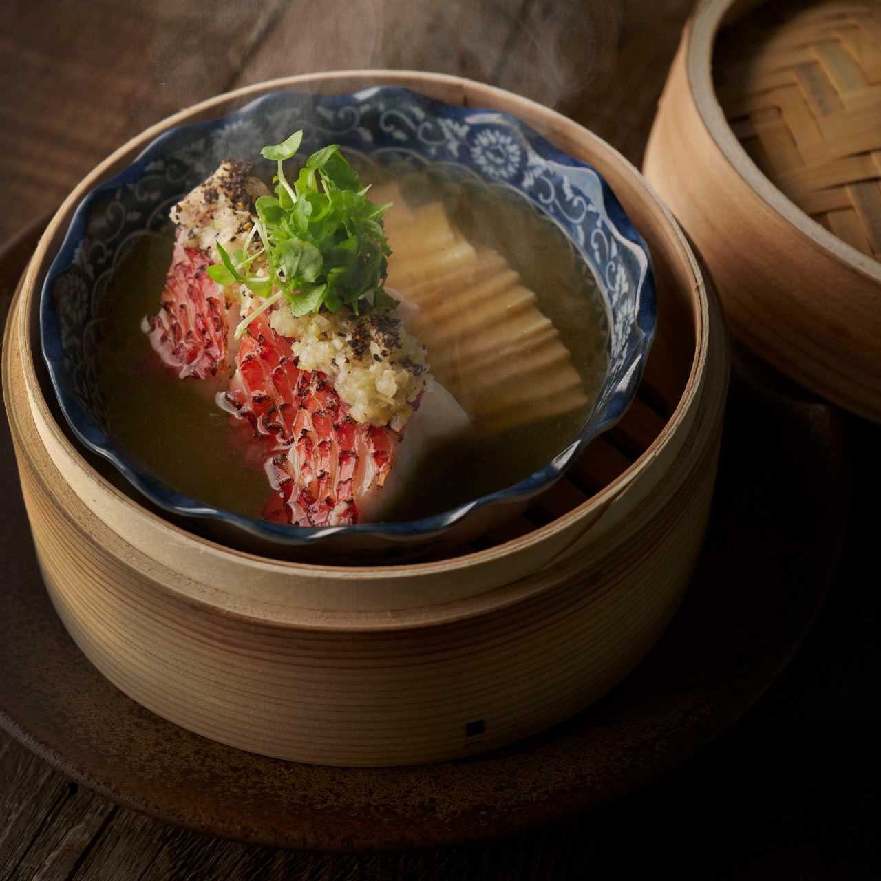 尾長鯛と筍の山胡椒蒸し