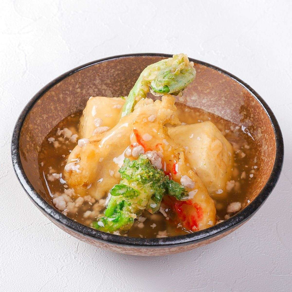 鶏と春野菜の揚げ出し豆腐そぼろ餡掛け