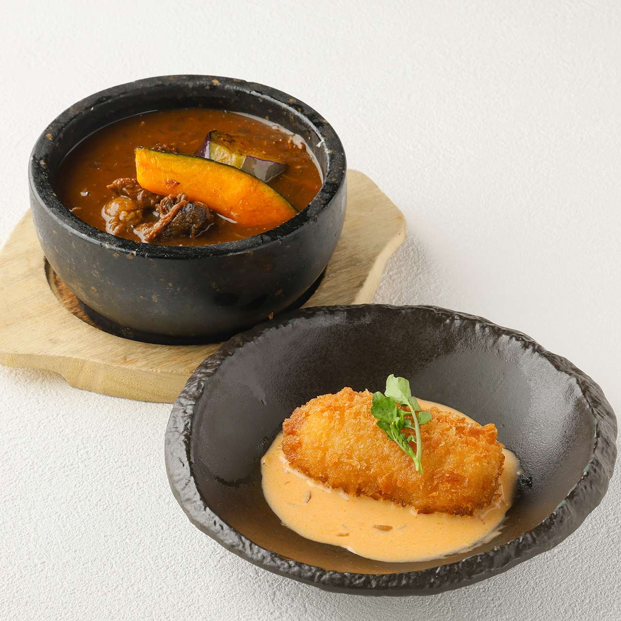 Stone-grilled beef stew and creamy scallop croquette set