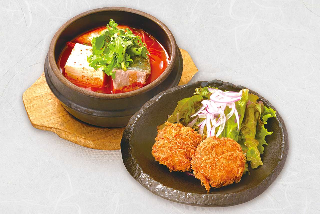 鱈と浅利の純豆腐チゲと豚ヒレカツ膳