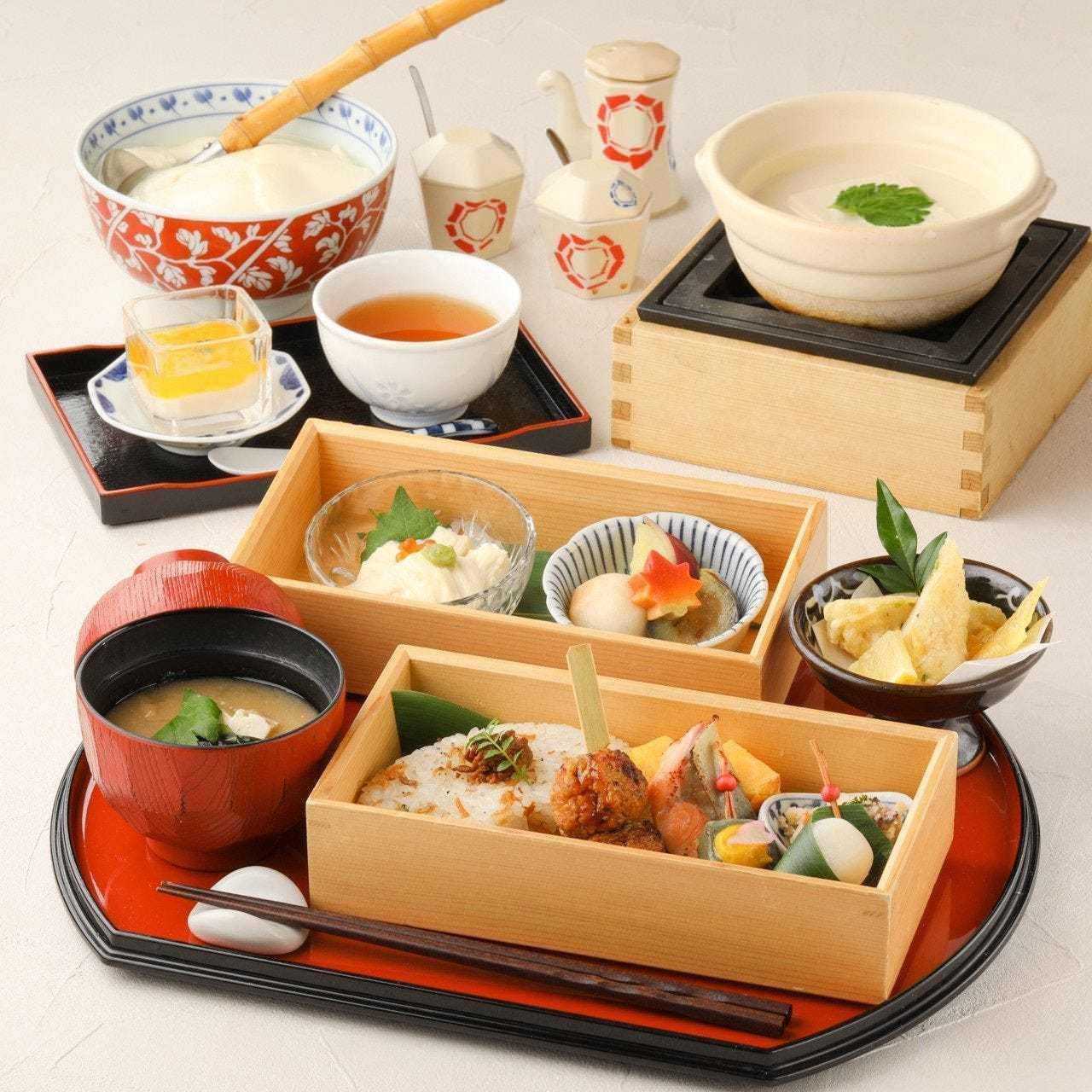 『八かく弁当』