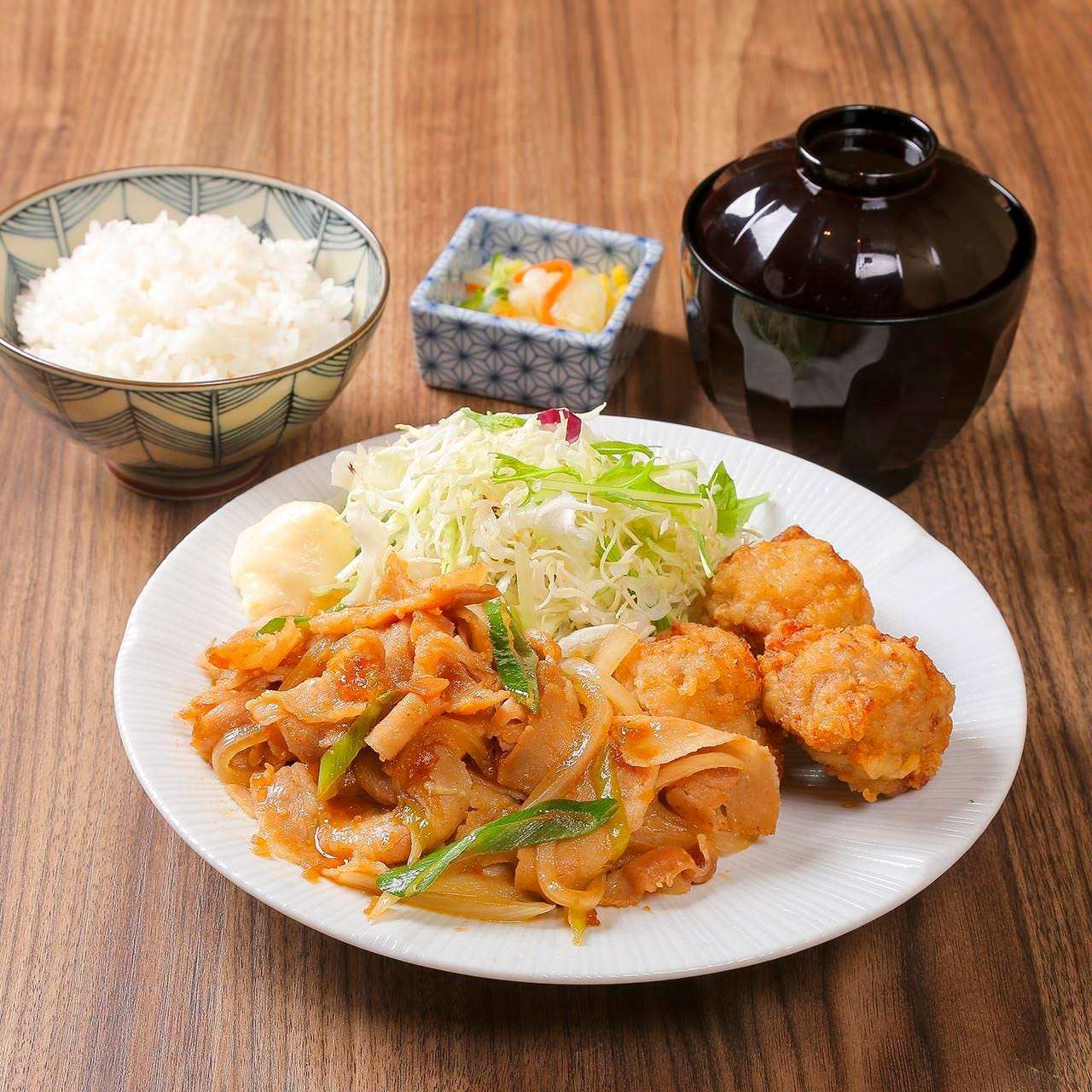 Fried chicken and pork ginger set meal