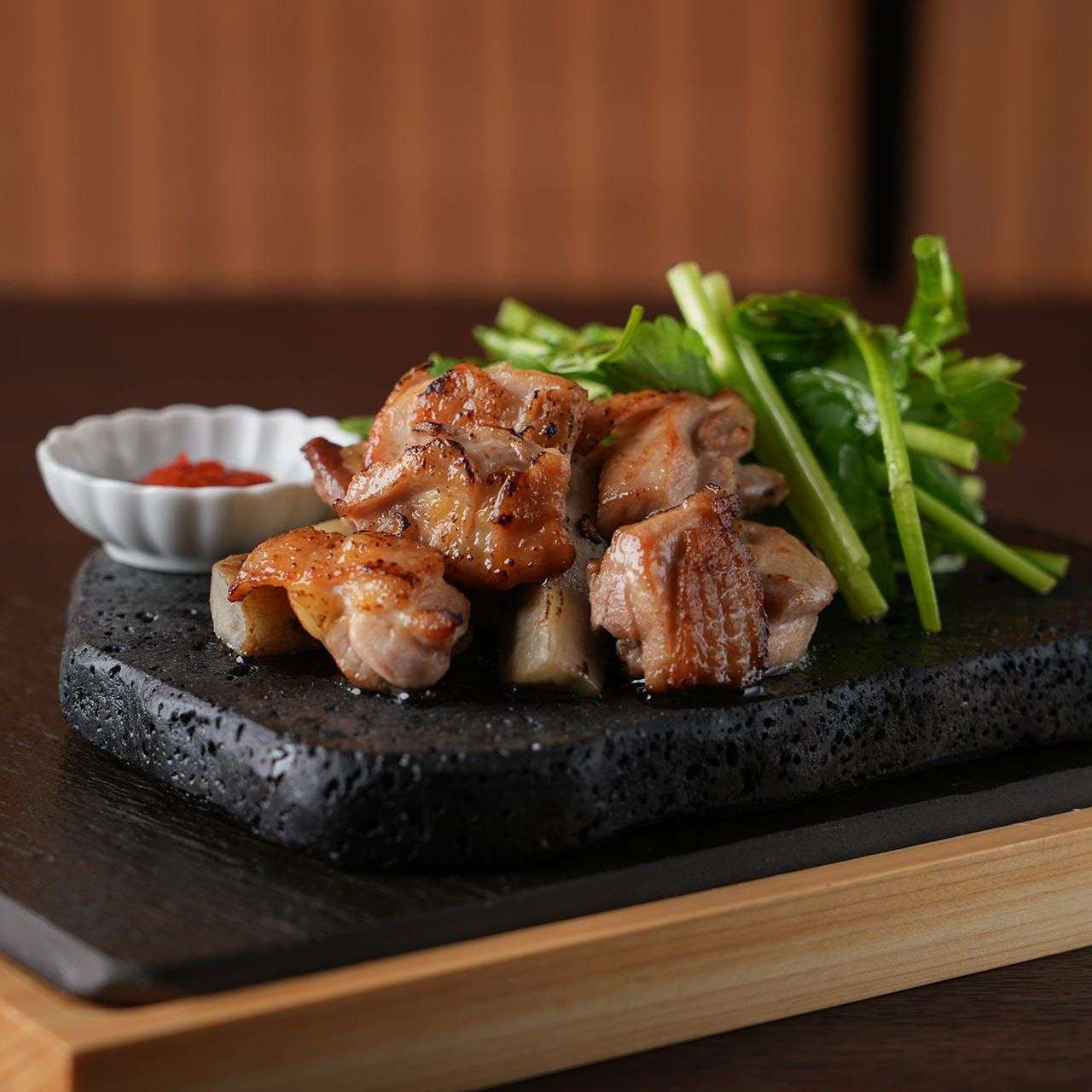 川俣シャモと芹の溶岩焼き