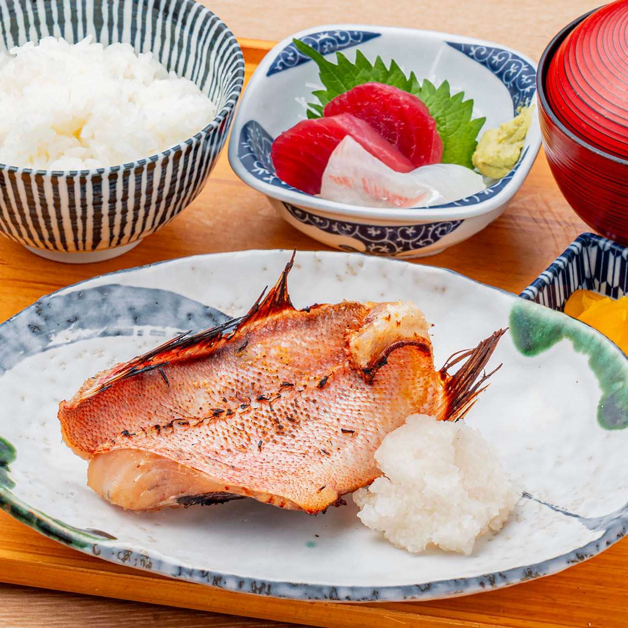 本日の焼魚と刺身定食