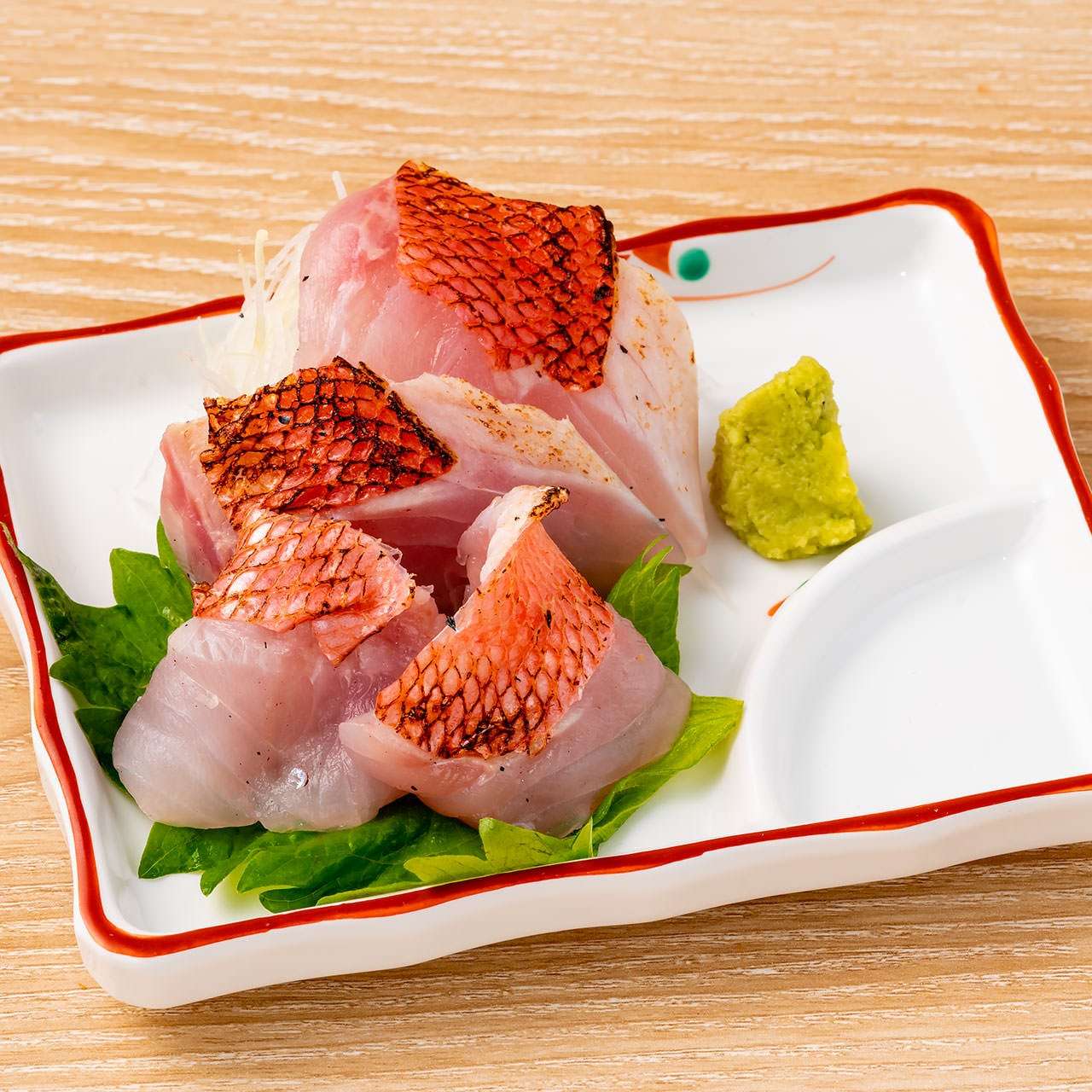 We offer approximately 10 types of catch and local fish procured from affiliated fishing lodges and fishing ports at low prices starting from 399 yen (438 yen including tax).