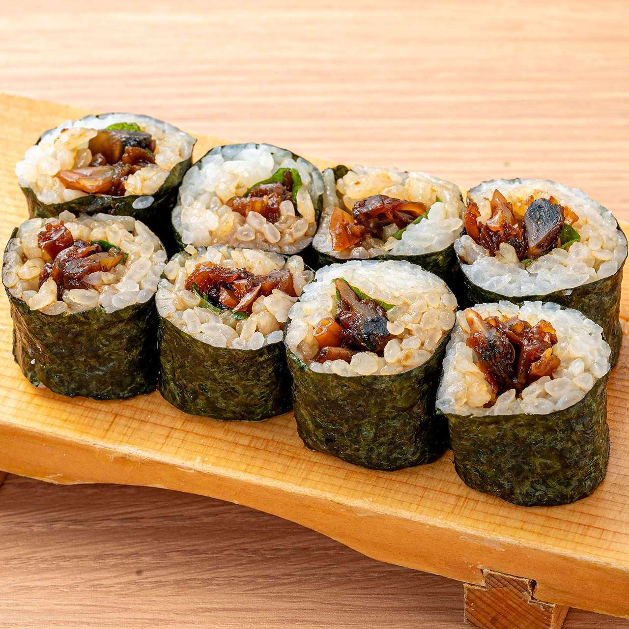 Chopped Wasabi and Arima Clams Simmered Roll